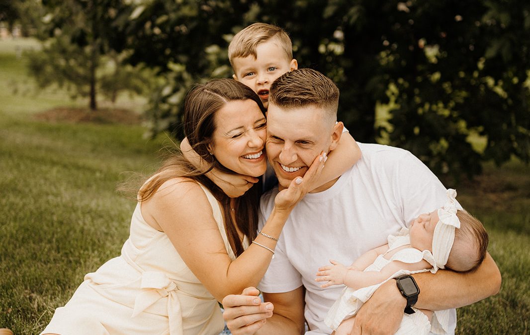 Victoria’s Family Photo Shoot at Saw Whet Park