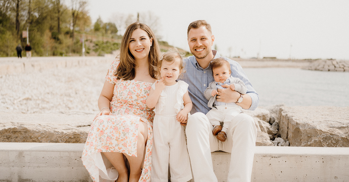 Melissa's Family Photo Session In Oakville - Effie Edits Inc.